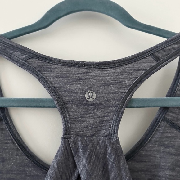 💙 Lululemon Essential Dark Blue Heather Racerback Tank Top Womens Size 4 Workout - Picture 10 of 16